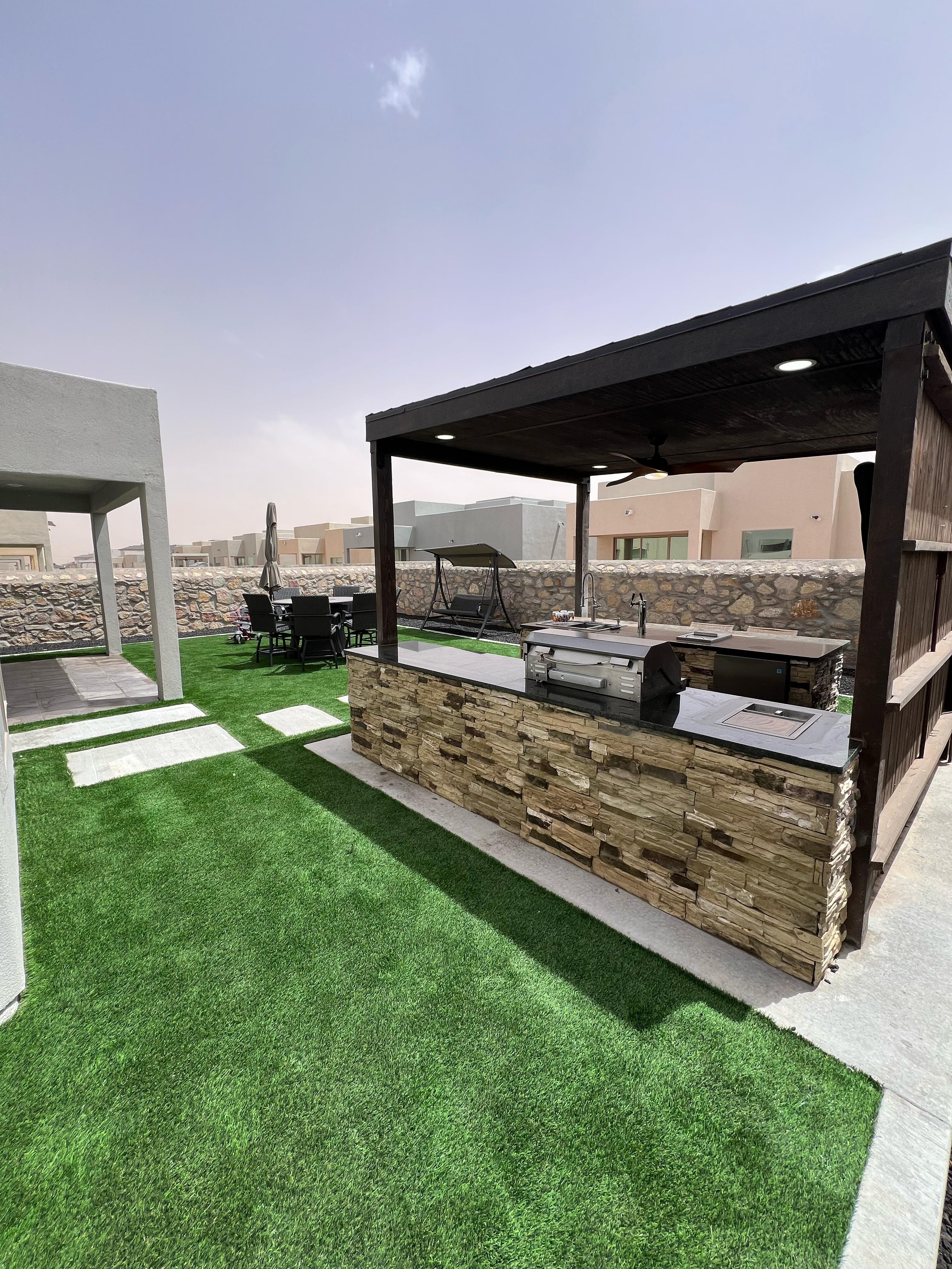Outdoor Kitchen